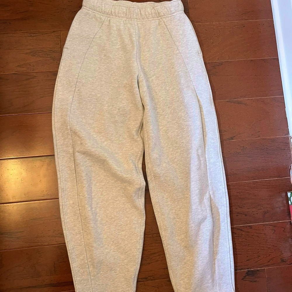 SOLD lululemon athletica Grey Scuba Wide Leg sweatpants Pants, XXS, 7/8th length